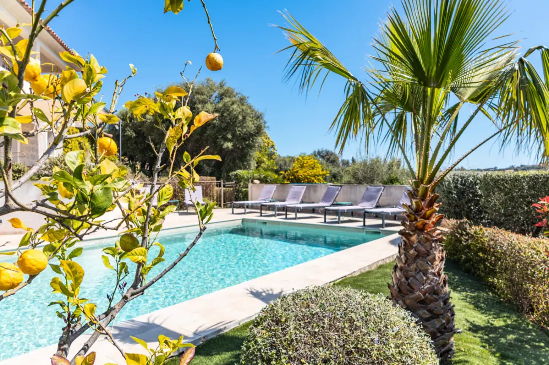 Rezidencia Villa dalszöveg: Dolce Di Cirendinu