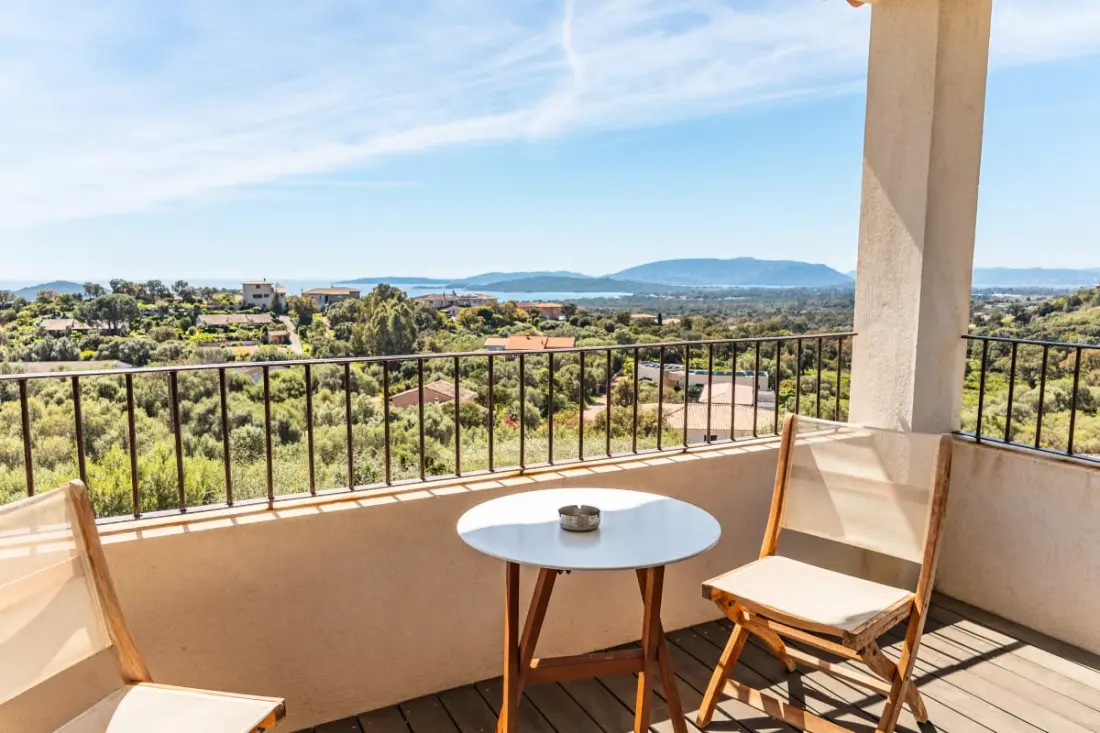 Rezidencia Villa dalszöveg: Dolce Di Cirendinu