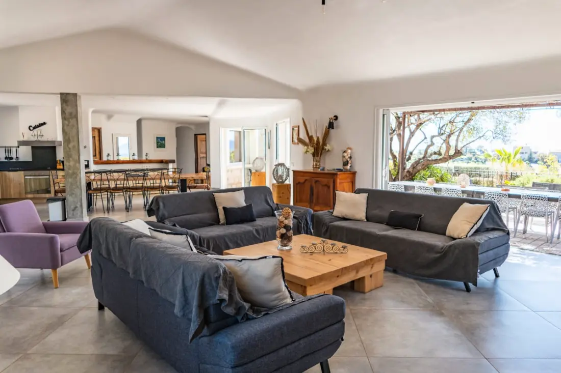 Rezidencia Villa dalszöveg: Dolce Di Cirendinu