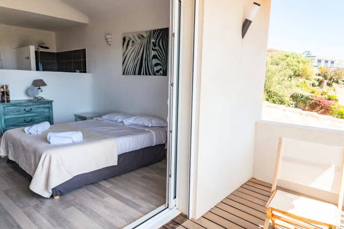 Rezidencia Villa dalszöveg: Dolce Di Cirendinu