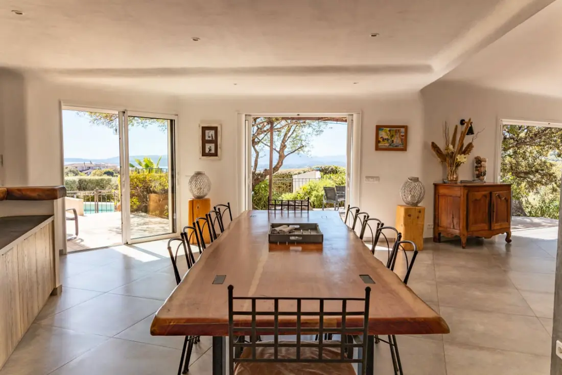 Rezidencia Villa dalszöveg: Dolce Di Cirendinu