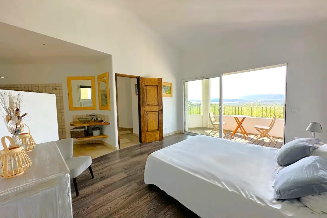 Rezidencia Villa dalszöveg: Dolce Di Cirendinu