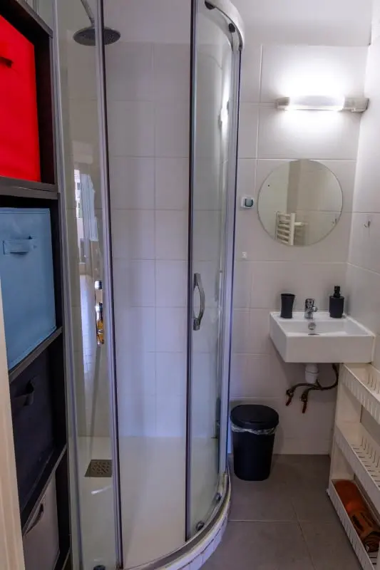 Apartman úszó medencével és balcony
