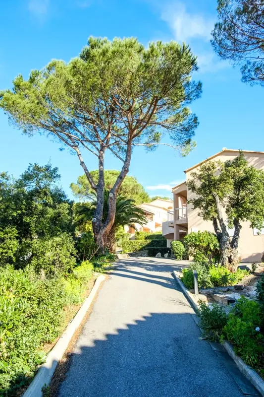 Bright Sea View Apartman úszómedencével