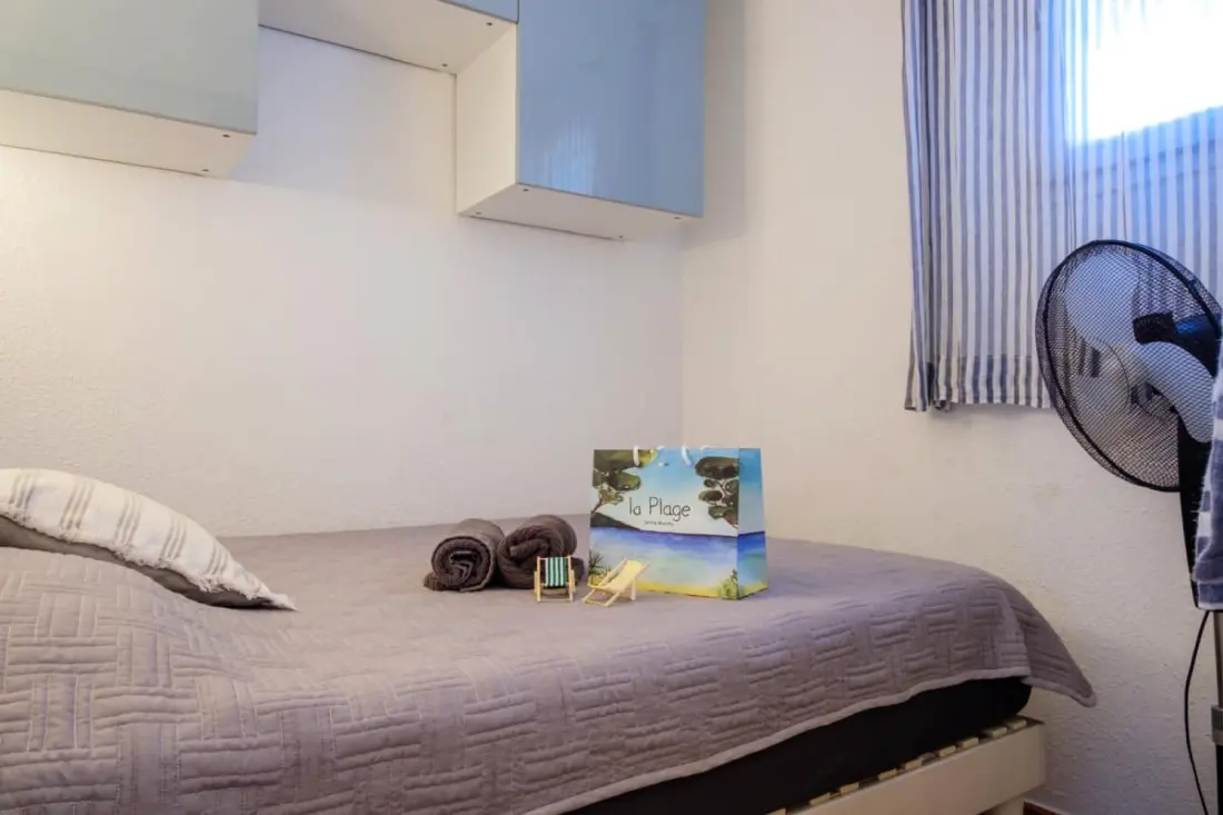 Bright Sea View Apartman úszómedencével