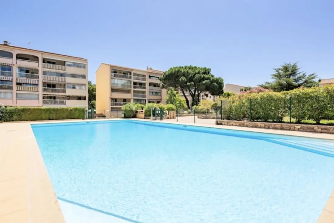 Gyönyörű Cosy Apartman úszási medencével