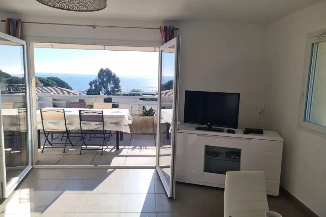 Sea View • Hozzáférés a strandhoz • úszómedence