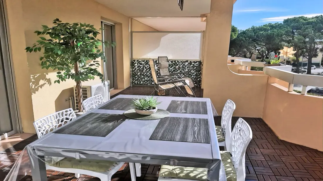 Residence Patio Fleuri