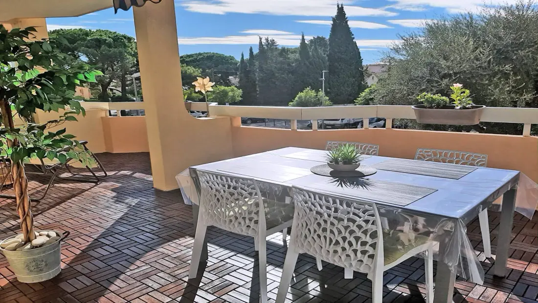 Residence Patio Fleuri