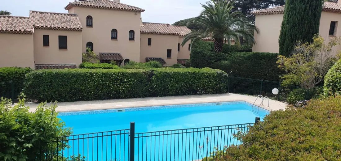 T2 Medence és Petanque
