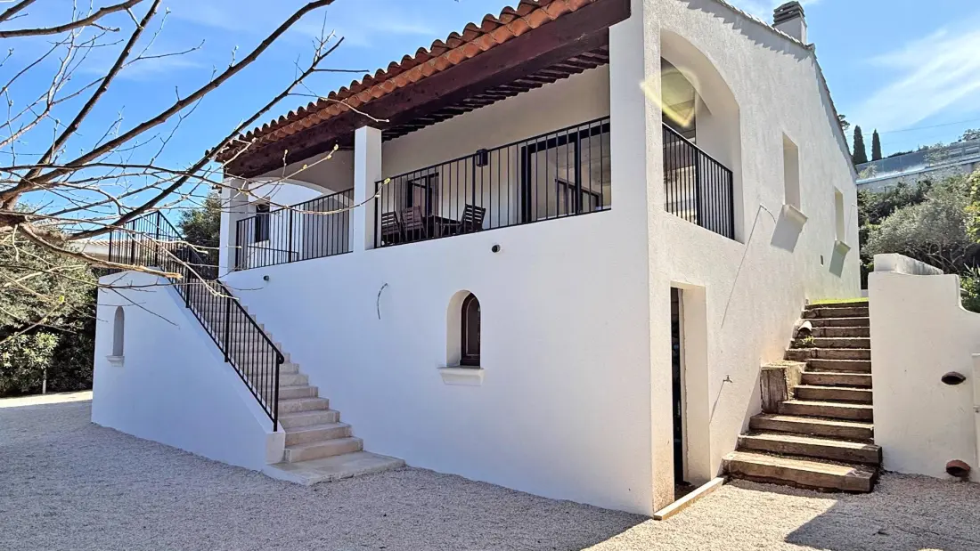 Vallon Residence