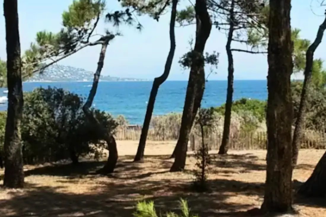 Studio 4 személy medencével Tennis Sea nézet