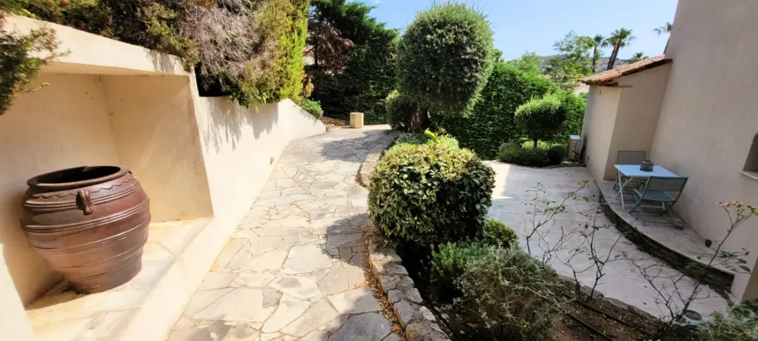 Villamos 4p Private Pool közelében a tenger