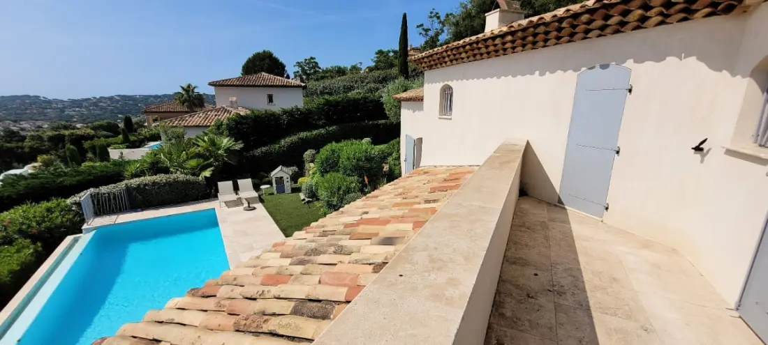 Villamos 4p Private Pool közelében a tenger