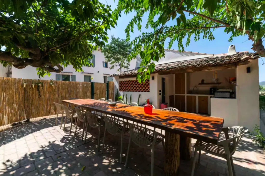 Villa, úszómedence és nagy kert a Ste-maxime-ben