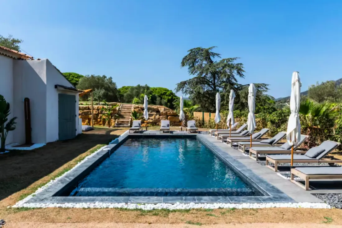 Villa, úszómedence és nagy kert a Ste-maxime-ben