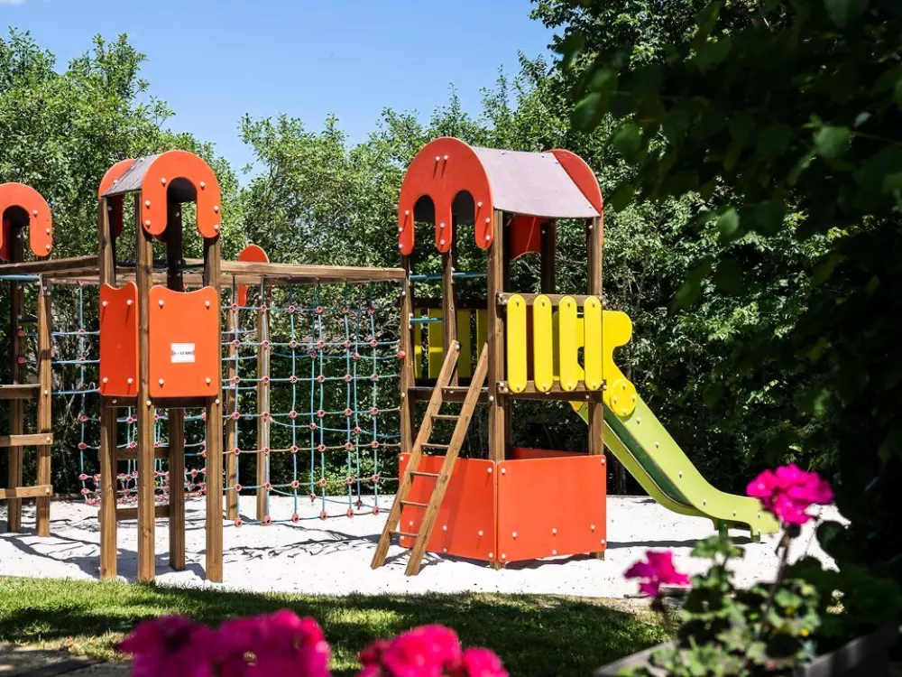 Campingplatz Romanée Les Grottes de Roffy 4 Sterne★★★★