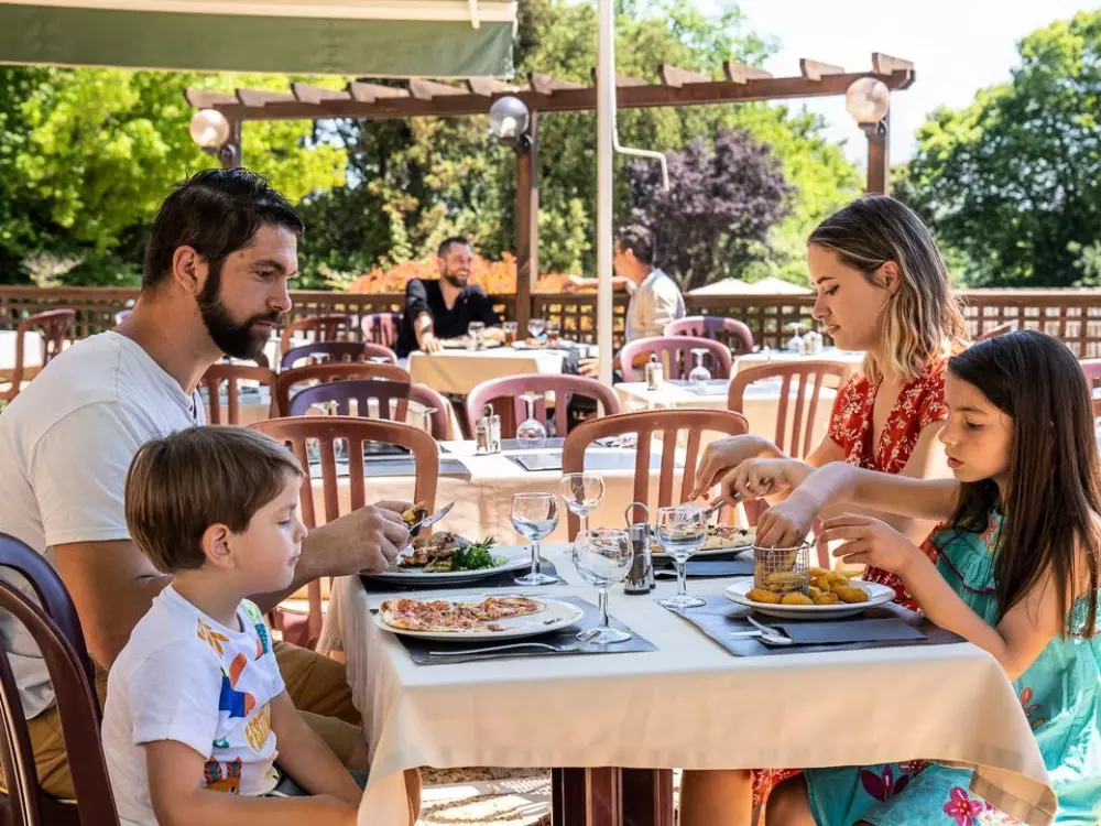 Campingplatz Romanée Les Grottes de Roffy 4 Sterne★★★★