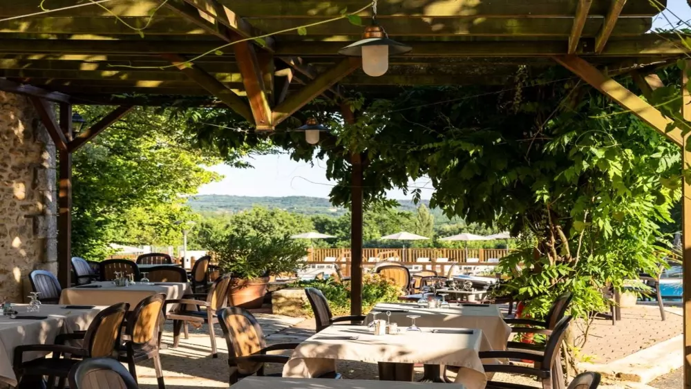 Campingplatz Romanée Les Grottes de Roffy 4 Sterne★★★★