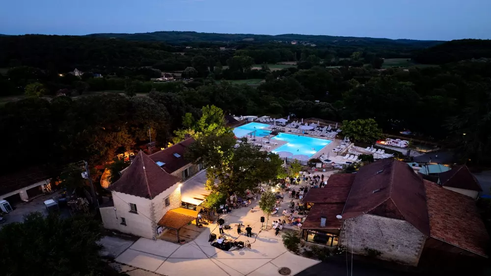 Campingplatz Romanée Les Grottes de Roffy 4 Sterne★★★★