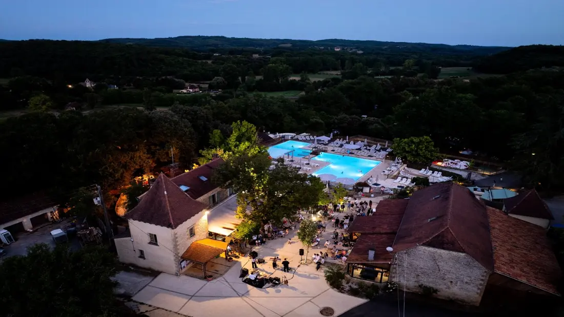Campingplatz Romanée Les Grottes de Roffy 4 Sterne★★★★