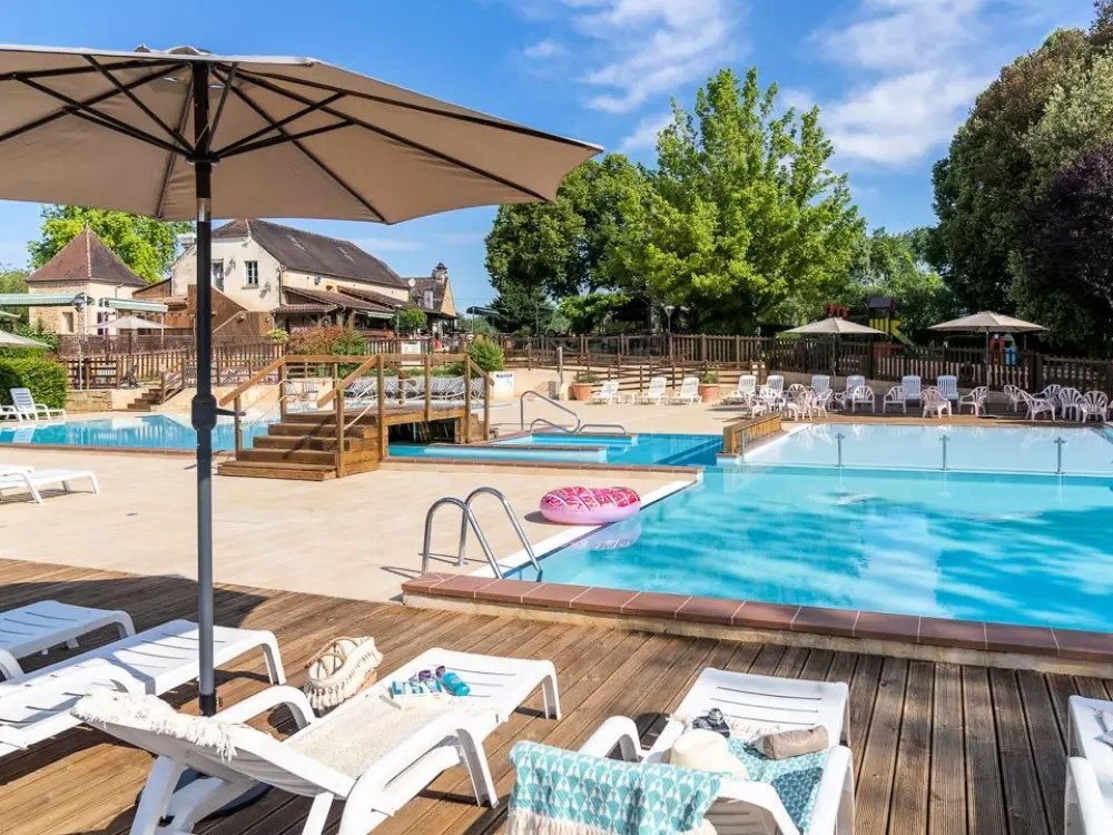 Campingplatz Romanée Les Grottes de Roffy 4 Sterne★★★★