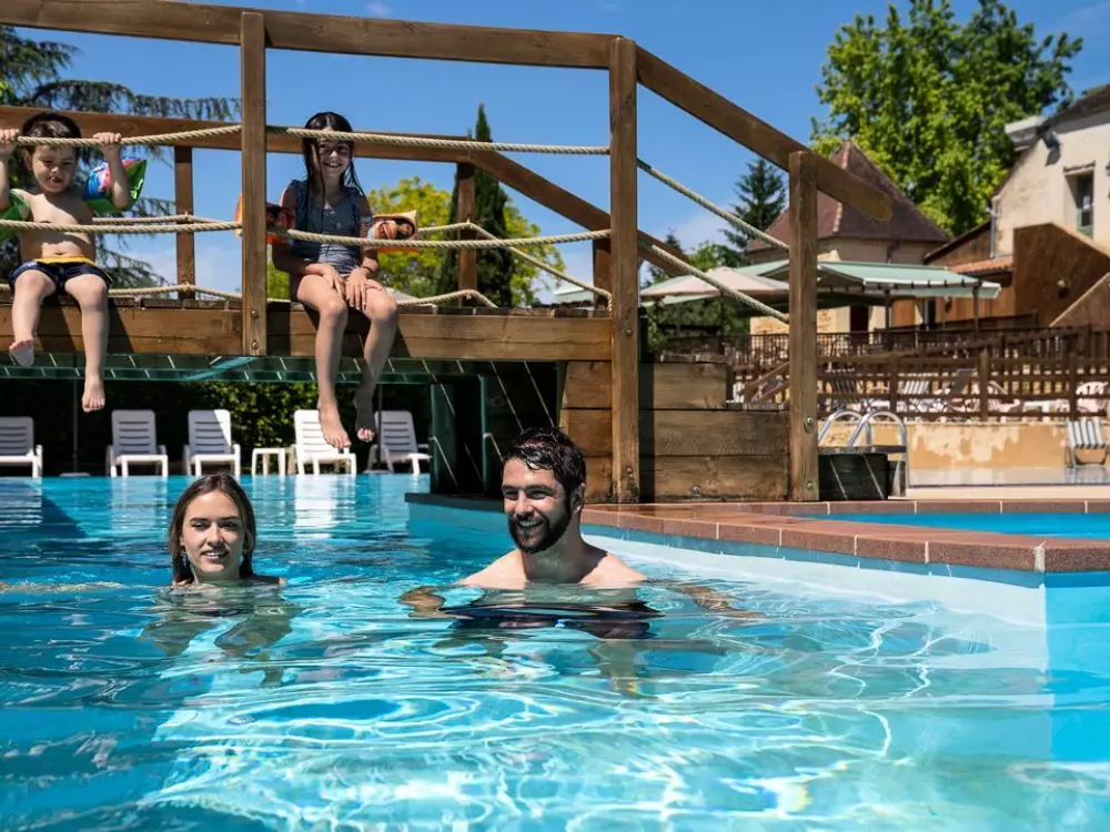 Campingplatz Romanée Les Grottes de Roffy 4 Sterne★★★★