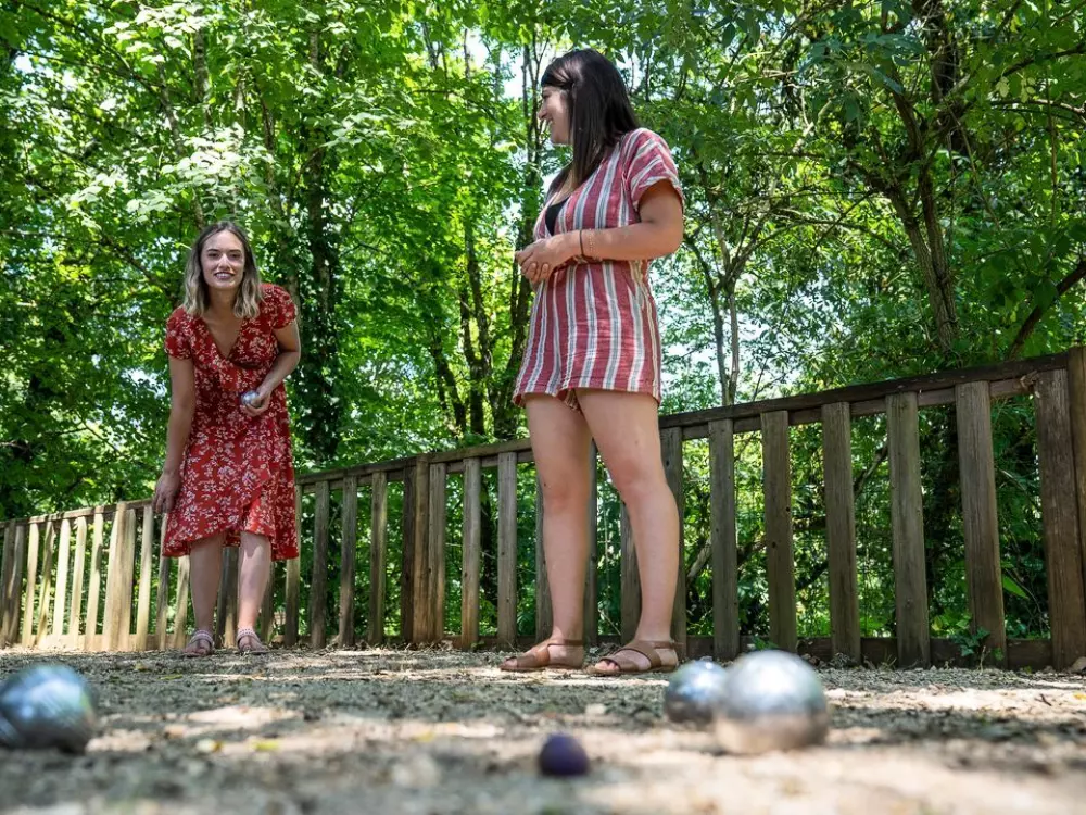 Campingplatz Romanée Les Grottes de Roffy 4 Sterne★★★★