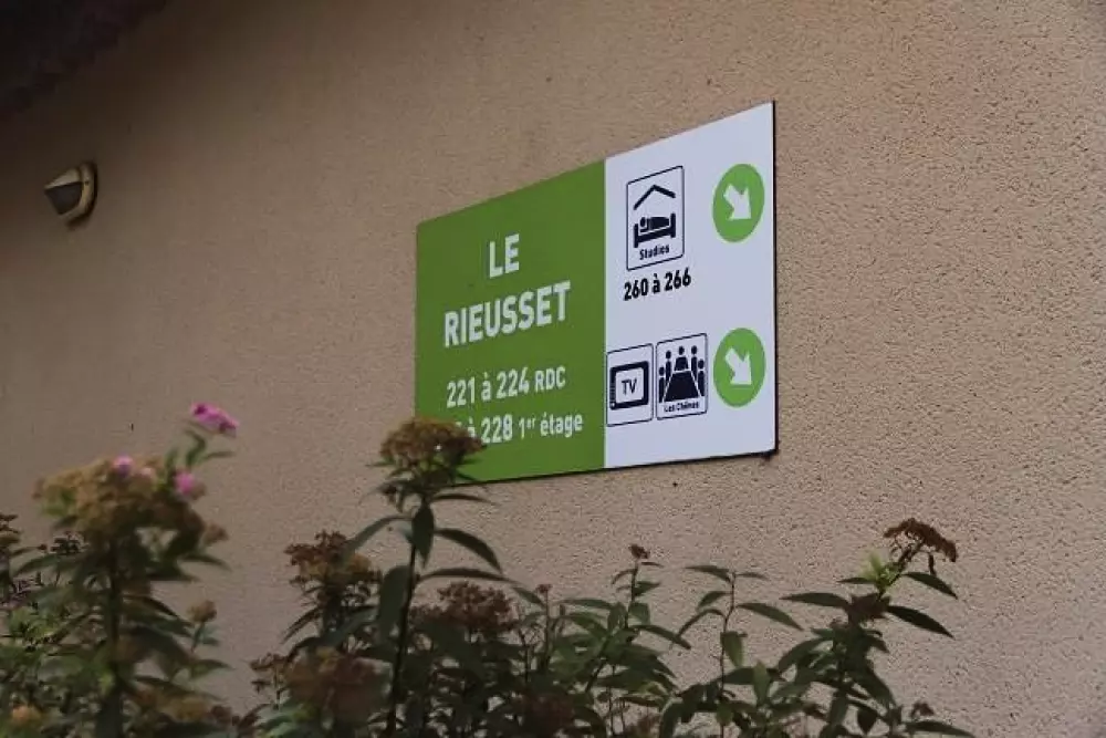 BLACHAS Domena 3 Gwiazdy★★★ 3 Gwiazdy★★★ 3 Gwiazdy★★★