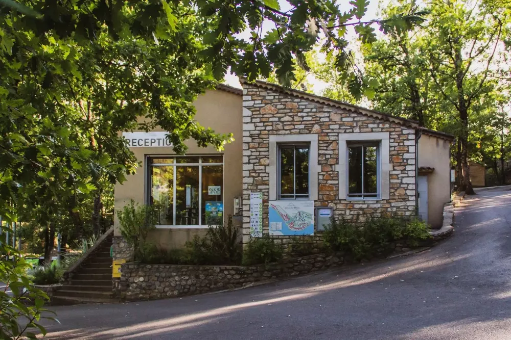 BLACHAS Domena 3 Gwiazdy★★★ 3 Gwiazdy★★★ 3 Gwiazdy★★★