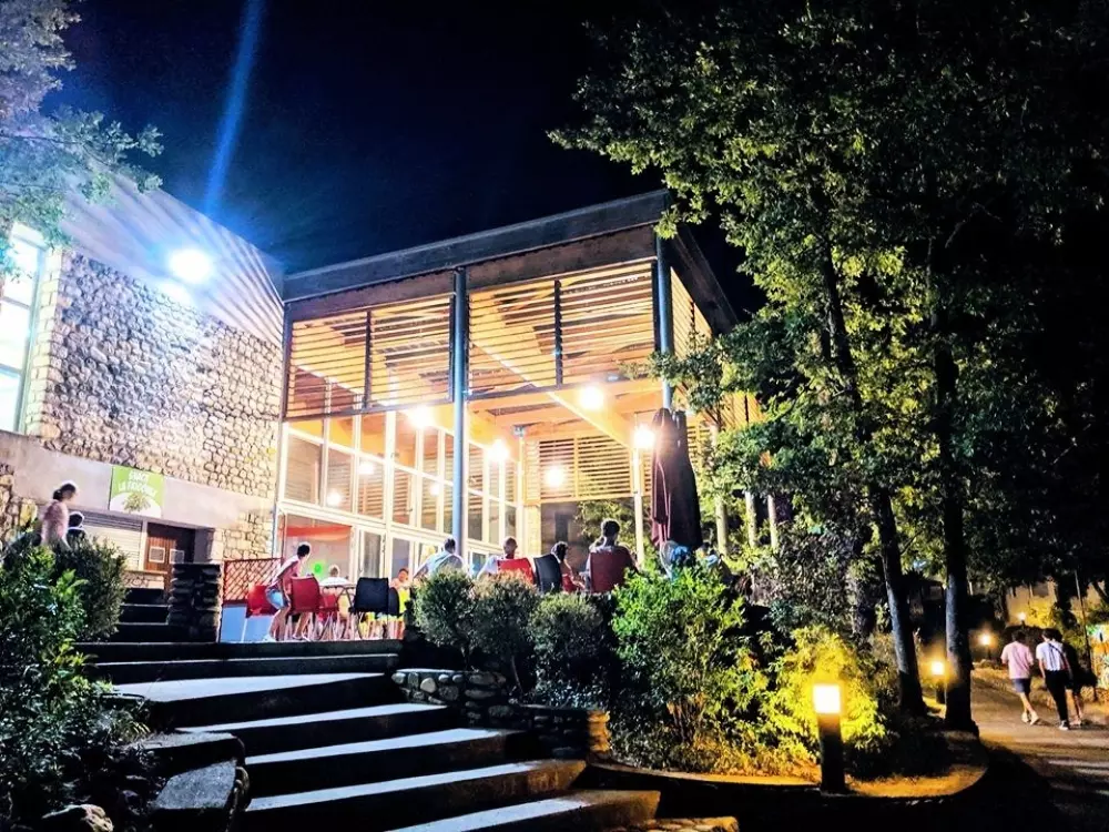 BLACHAS Domena 3 Gwiazdy★★★ 3 Gwiazdy★★★ 3 Gwiazdy★★★