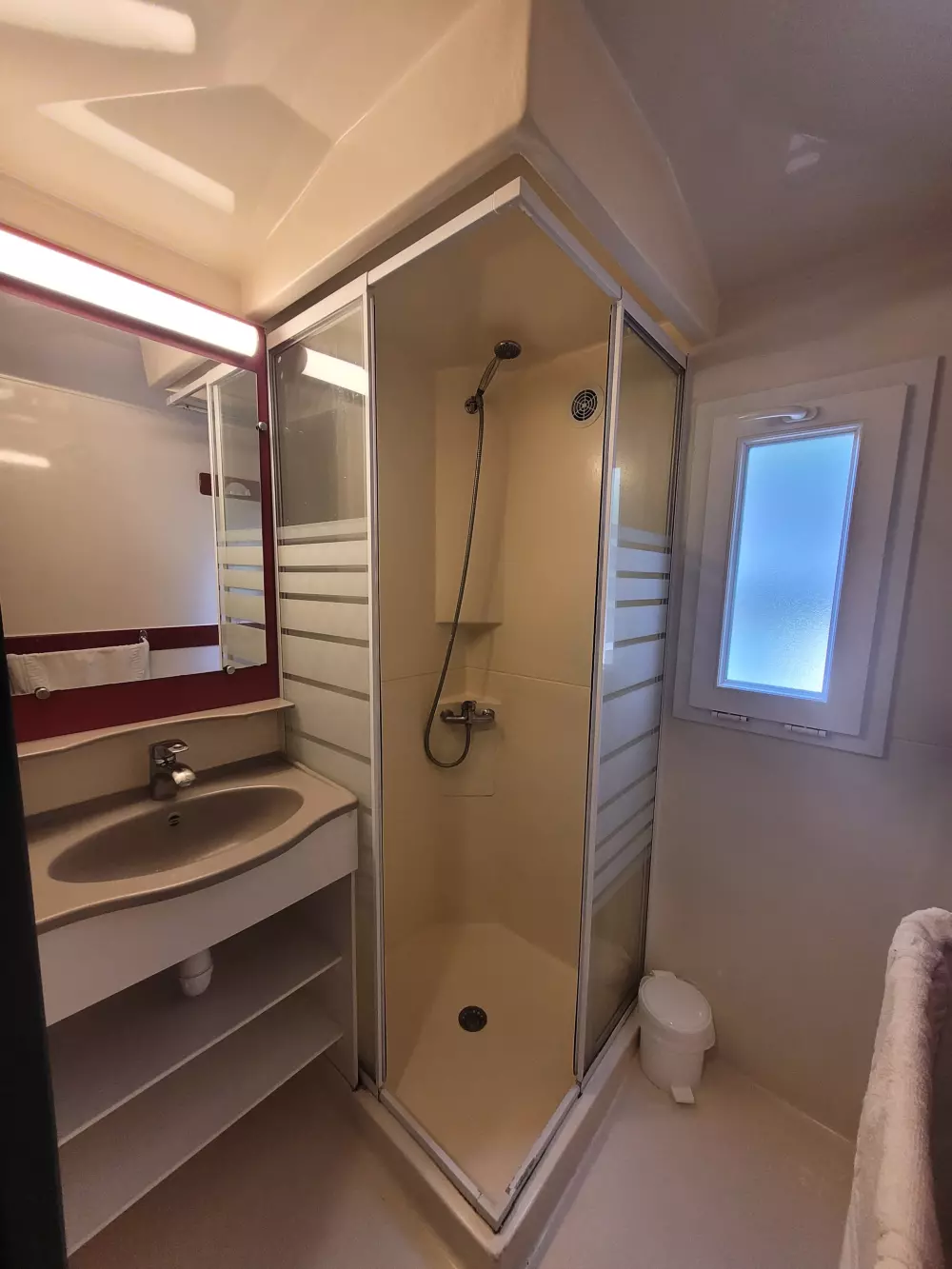 BLACHAS Domena 3 Gwiazdy★★★ 3 Gwiazdy★★★ 3 Gwiazdy★★★