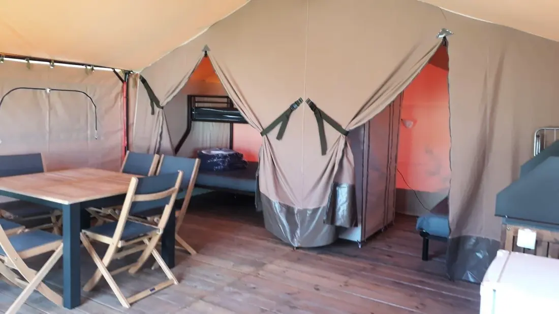 Camping Les P'tites Maisons dans la Prairie 3 étoiles★★★