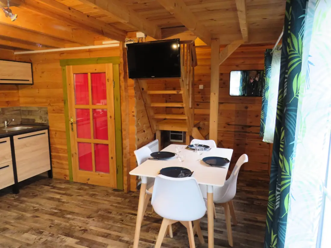 Camping Les P'tites Maisons dans la Prairie 3 étoiles★★★