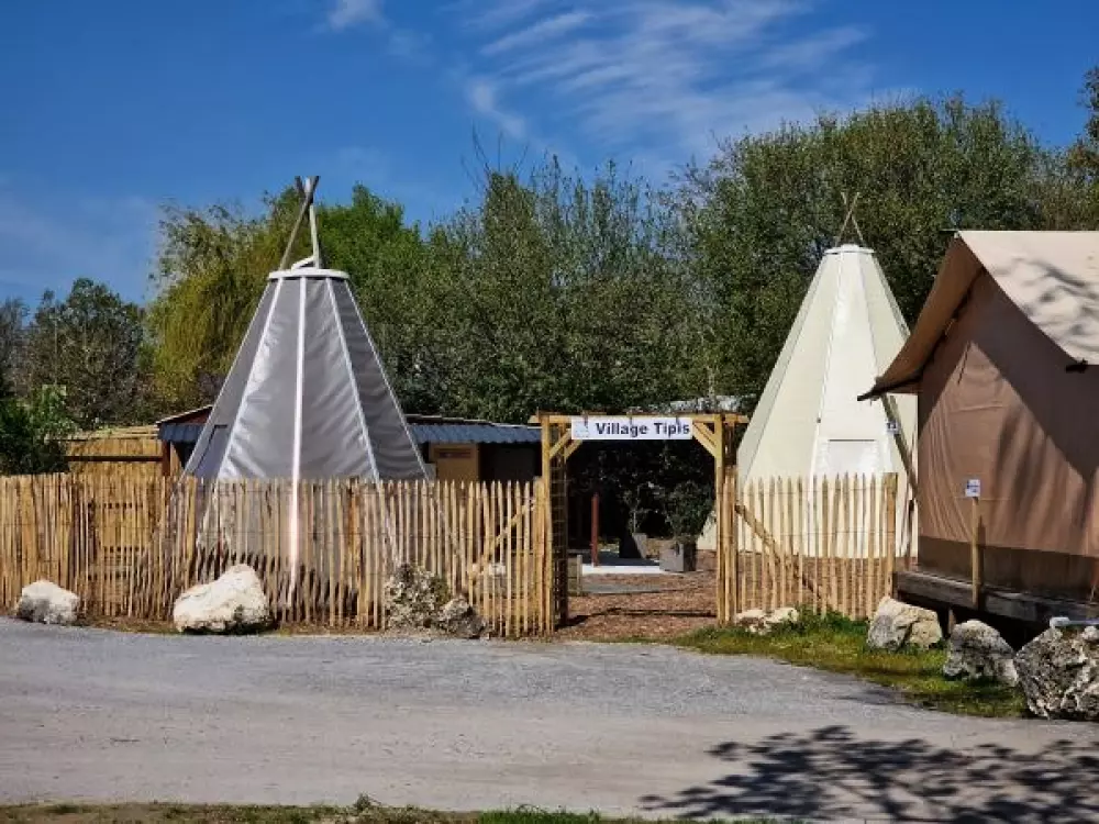 Camping Les P'tites Maisons dans la Prairie 3 Stars★★★
