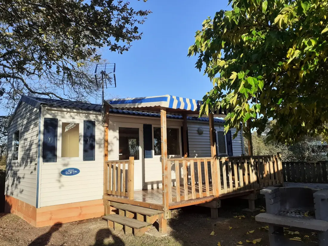 Camping Les P'tites Maisons dans la Prairie 3 étoiles★★★