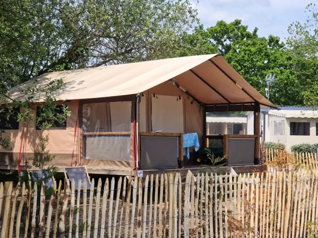 Camping Les P'tites Maisons dans la Prairie 3 étoiles★★★