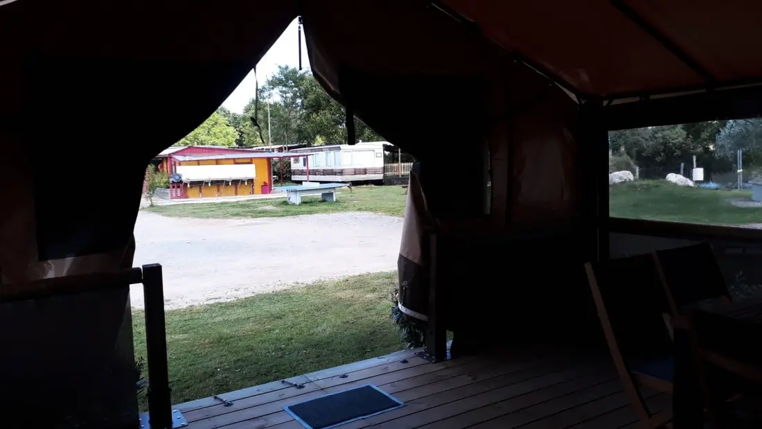 Camping Les P'tites Maisons dans la Prairie 3 étoiles★★★