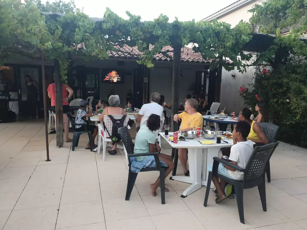 Camping des Bastides 4 Gwiazdy★★★★ 4 Gwiazdy★★★★ 4 Gwiazdy★★★★ 4 Gwiazdy★★★★