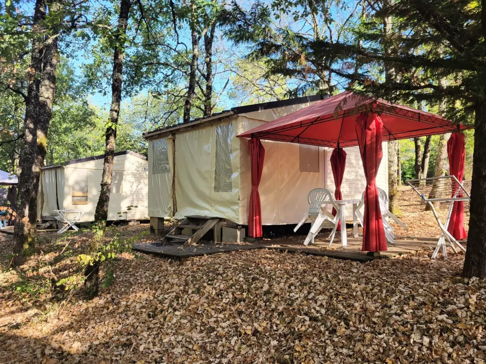 Camping des Bastides 4 Gwiazdy★★★★ 4 Gwiazdy★★★★ 4 Gwiazdy★★★★ 4 Gwiazdy★★★★