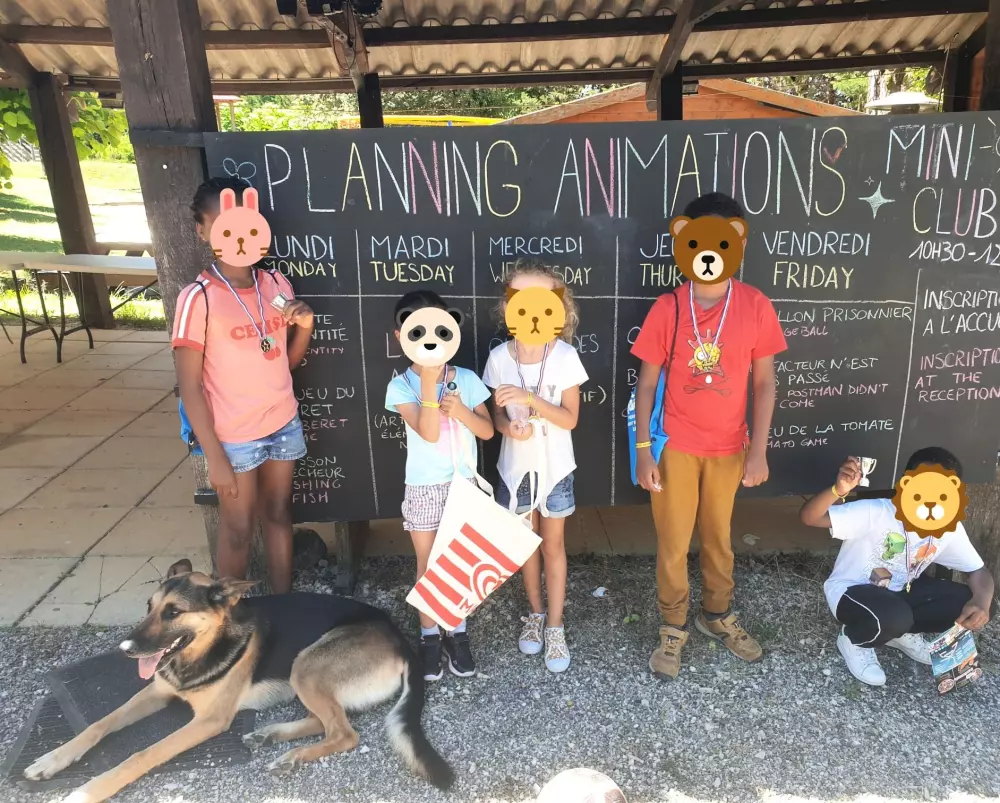 Camping des Bastides 4 Gwiazdy★★★★ 4 Gwiazdy★★★★ 4 Gwiazdy★★★★ 4 Gwiazdy★★★★