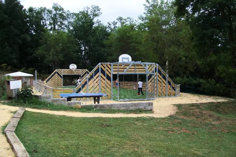 Camping des Bastides 4 Gwiazdy★★★★ 4 Gwiazdy★★★★ 4 Gwiazdy★★★★ 4 Gwiazdy★★★★