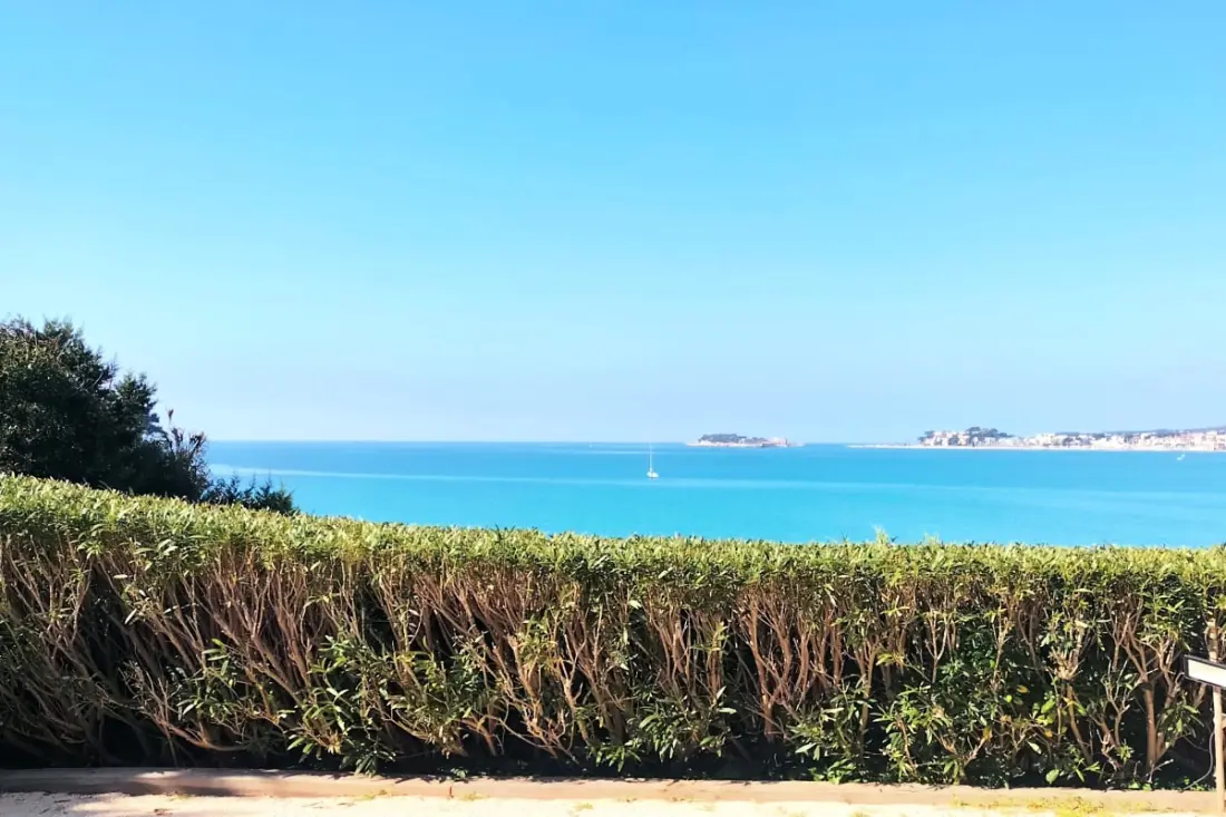 Privé toegang Zee en Tuin in Sanary-sur-mer