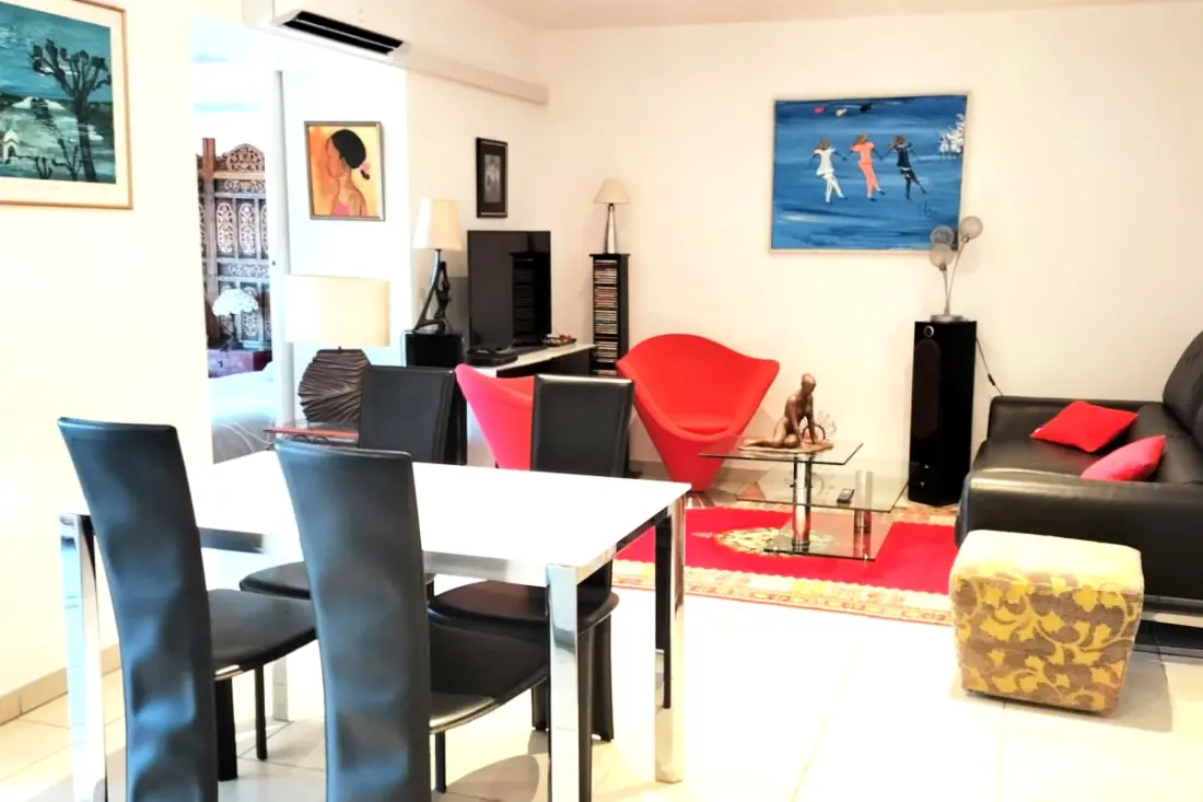 Privé toegang Zee en Tuin in Sanary-sur-mer