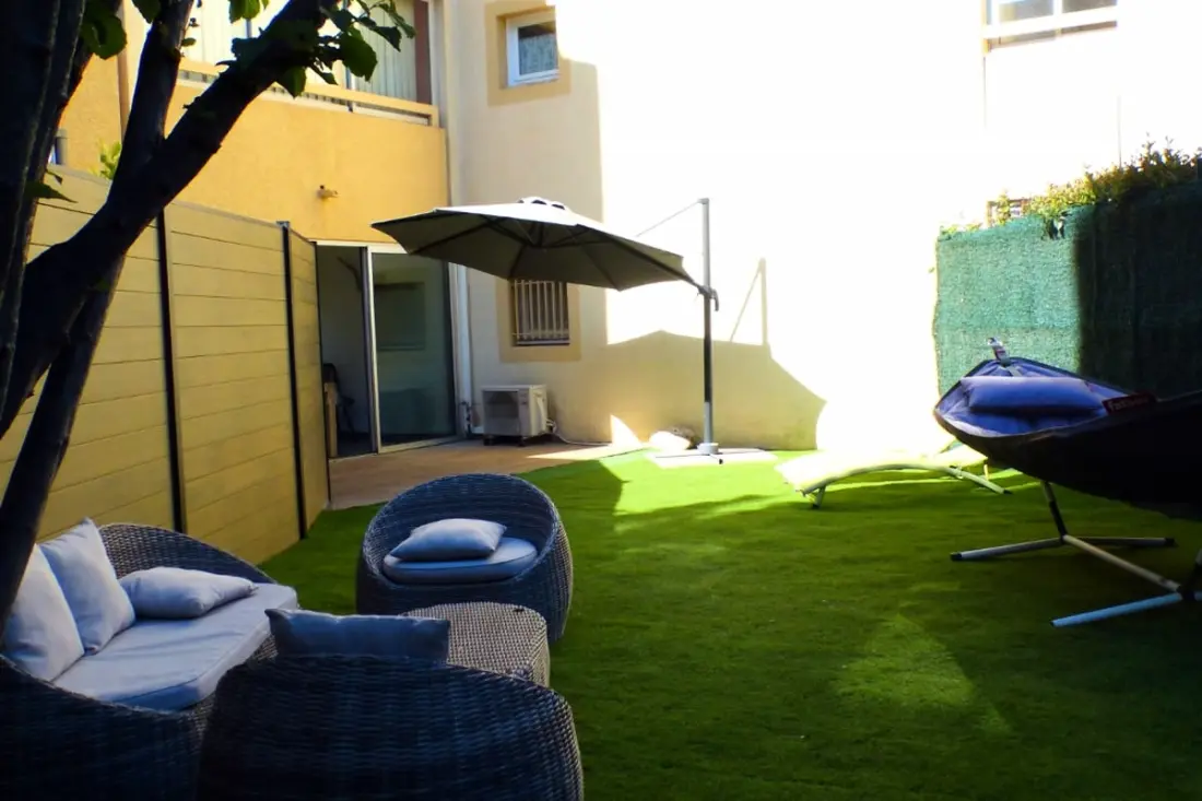 Ruime woning op de begane grond in Sanary, vlak bij het strand