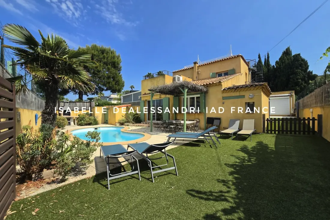 Úszómedence Private House 50 méter De La Plage