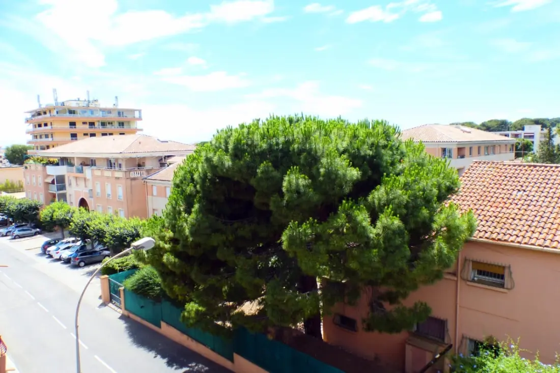 Ruim appartement met airconditioning, vlakbij het centrum