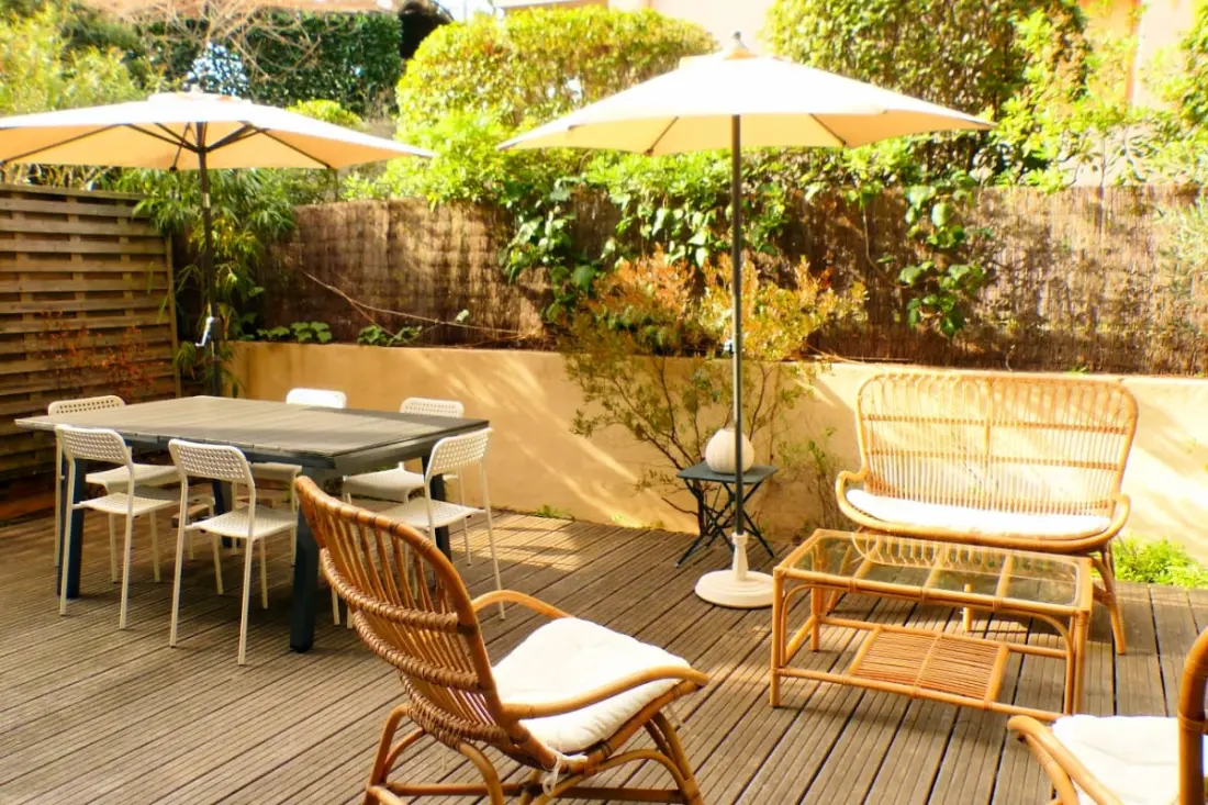 Appartement op tuinniveau, vlak bij de zee en de haven