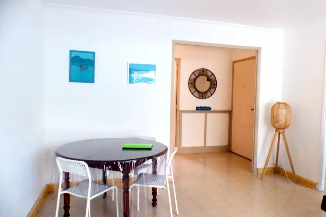 Appartement op tuinniveau, vlak bij de zee en de haven