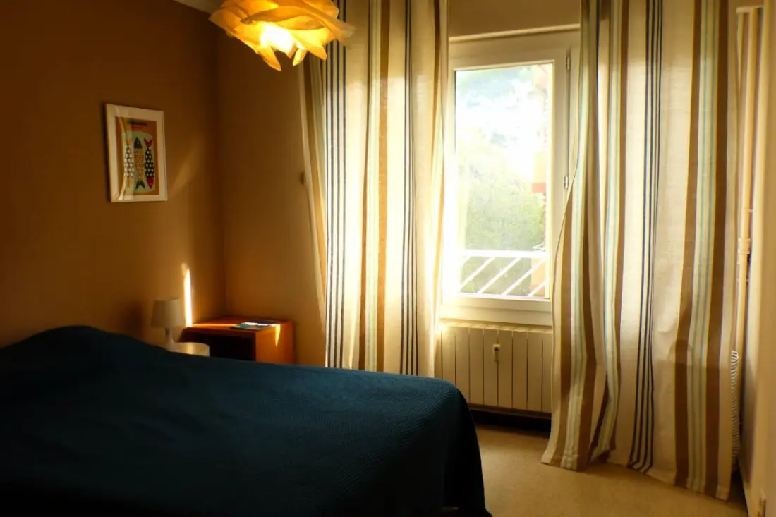 Appartement op tuinniveau, vlak bij de zee en de haven